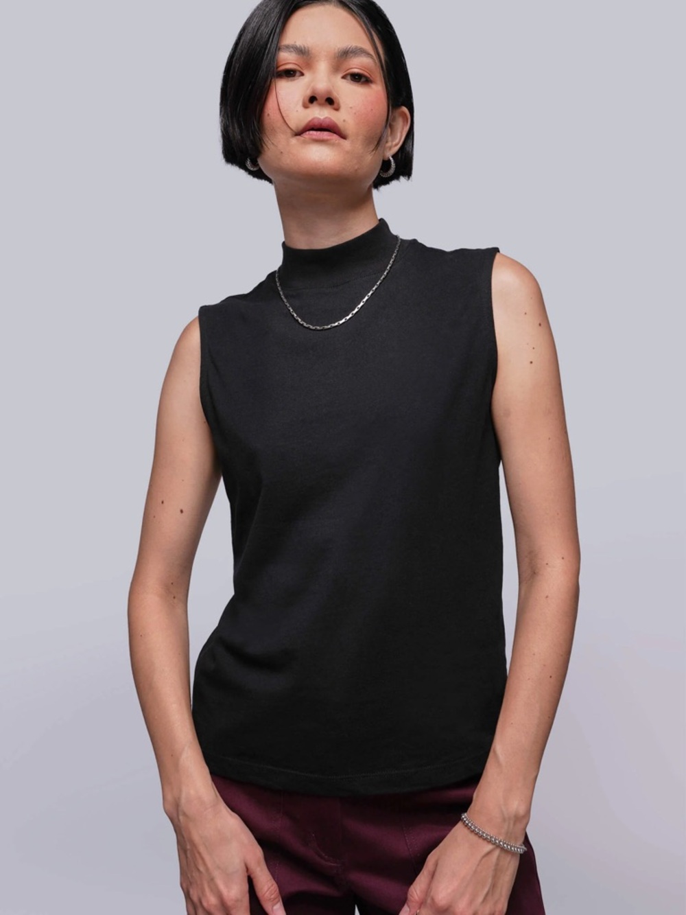 Wildfang Sleeveless Mock Neck Tank in Black Medium